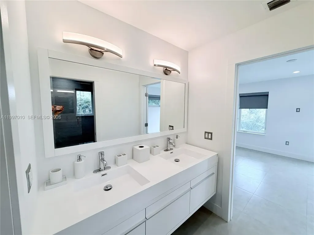 540 SW 6th Avenue Fort Lauderdale FL 33315