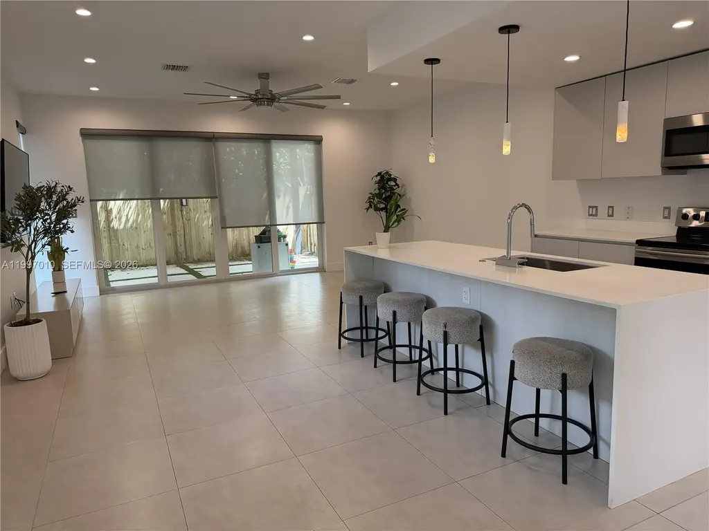 540 SW 6th Avenue Fort Lauderdale FL 33315