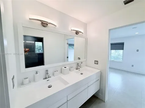 540 SW 6th Avenue Fort Lauderdale FL 33315
