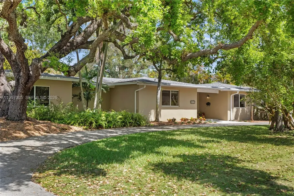 6845 SW 129th Terrace Pinecrest FL 33156