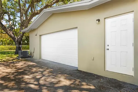 6845 SW 129th Terrace Pinecrest FL 33156