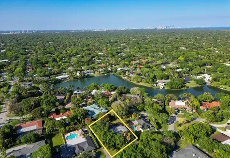 6845 SW 129th Terrace Pinecrest FL 33156