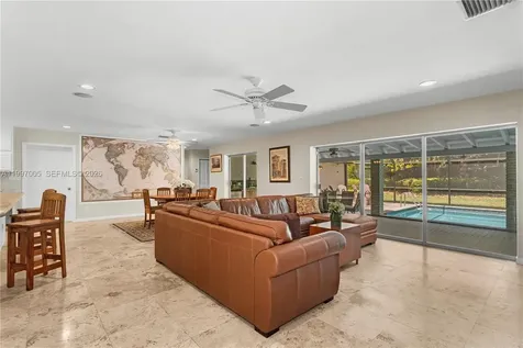 6845 SW 129th Terrace Pinecrest FL 33156