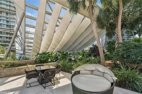 88 SW 7th Street Miami FL 33130