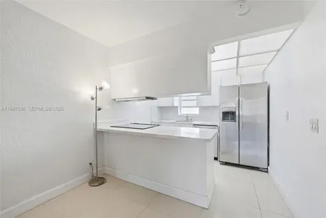 1100 NE 9th Avenue Fort Lauderdale FL 33304