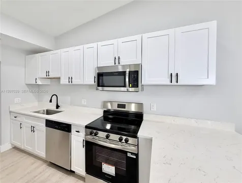 9254 NW 18th Street Pembroke Pines FL 33024