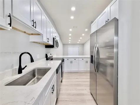 9254 NW 18th Street Pembroke Pines FL 33024