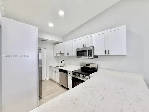 9254 NW 18th Street Pembroke Pines FL 33024