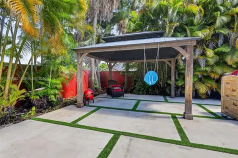 18198 NW 61st Court Hialeah FL 33015