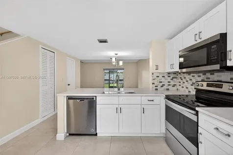 85 SW 3rd Street Pompano Beach FL 33060