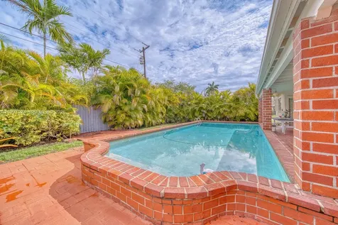 9961 SW 12th Street Miami FL 33174