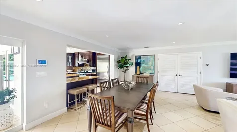 8860 SW 155th Terrace Palmetto Bay FL 33157