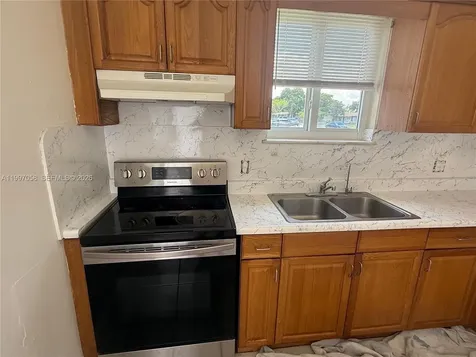 2550 SW 58th Avenue West Park FL 33023