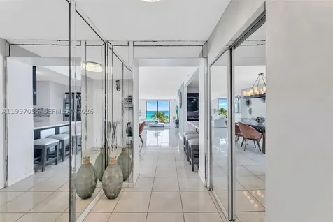 6061 Collins Avenue Miami Beach FL 33140