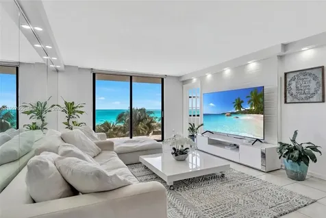 6061 Collins Avenue Miami Beach FL 33140