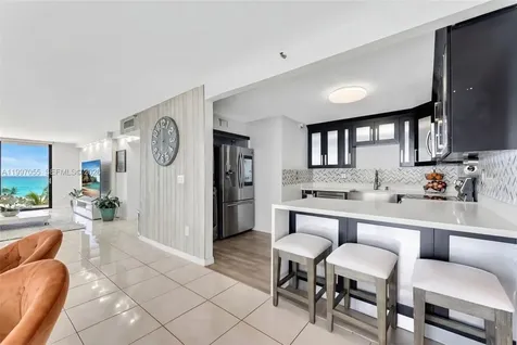 6061 Collins Avenue Miami Beach FL 33140