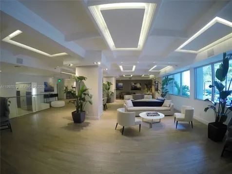 100 Lincoln Road Miami Beach FL 33139
