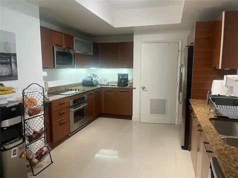 3330 NE 190th Street Aventura FL 33180