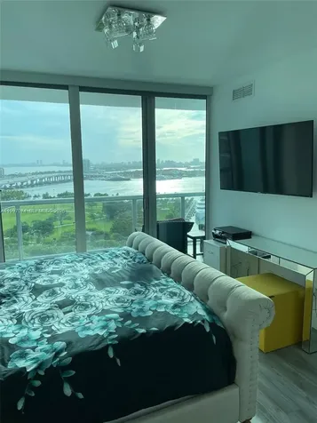 888 Biscayne Boulevard Miami FL 33132