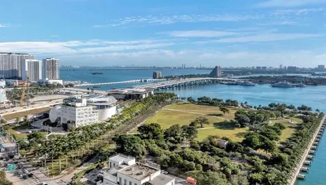 888 Biscayne Boulevard Miami FL 33132
