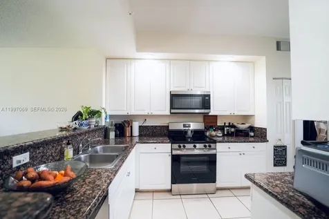 27 Royal Palm Way Boca Raton FL 33432