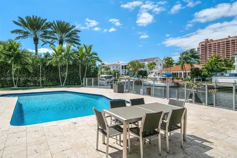 6832 Sunrise Court Coral Gables FL 33133