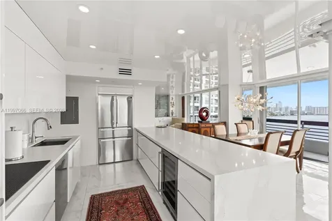 19101 NE 36th Court Aventura FL 33180