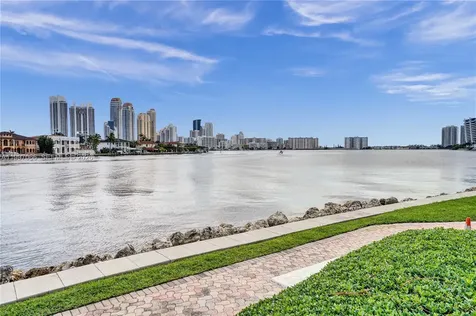 19101 NE 36th Court Aventura FL 33180
