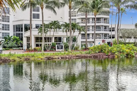 19101 NE 36th Court Aventura FL 33180