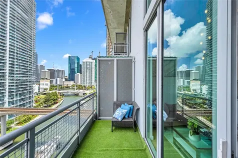 690 SW 1st Court Miami FL 33130