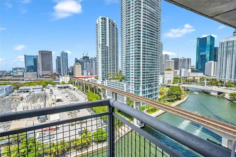 690 SW 1st Court Miami FL 33130