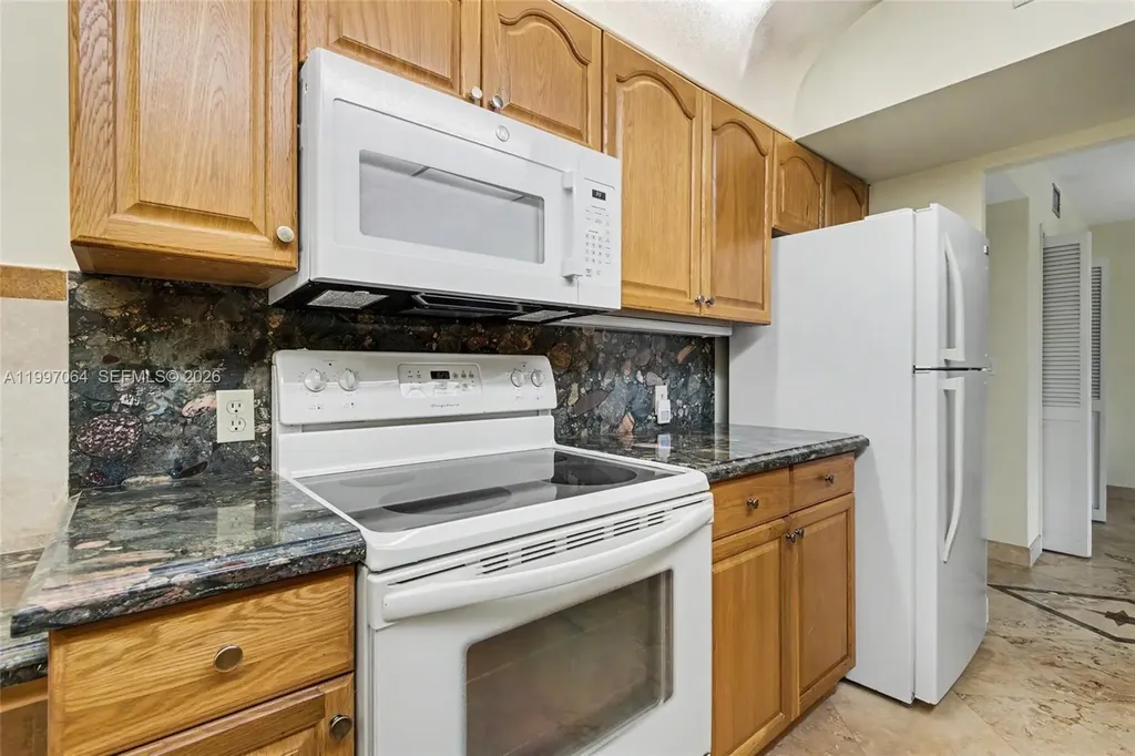 4200 Hillcrest Drive Hollywood FL 33021