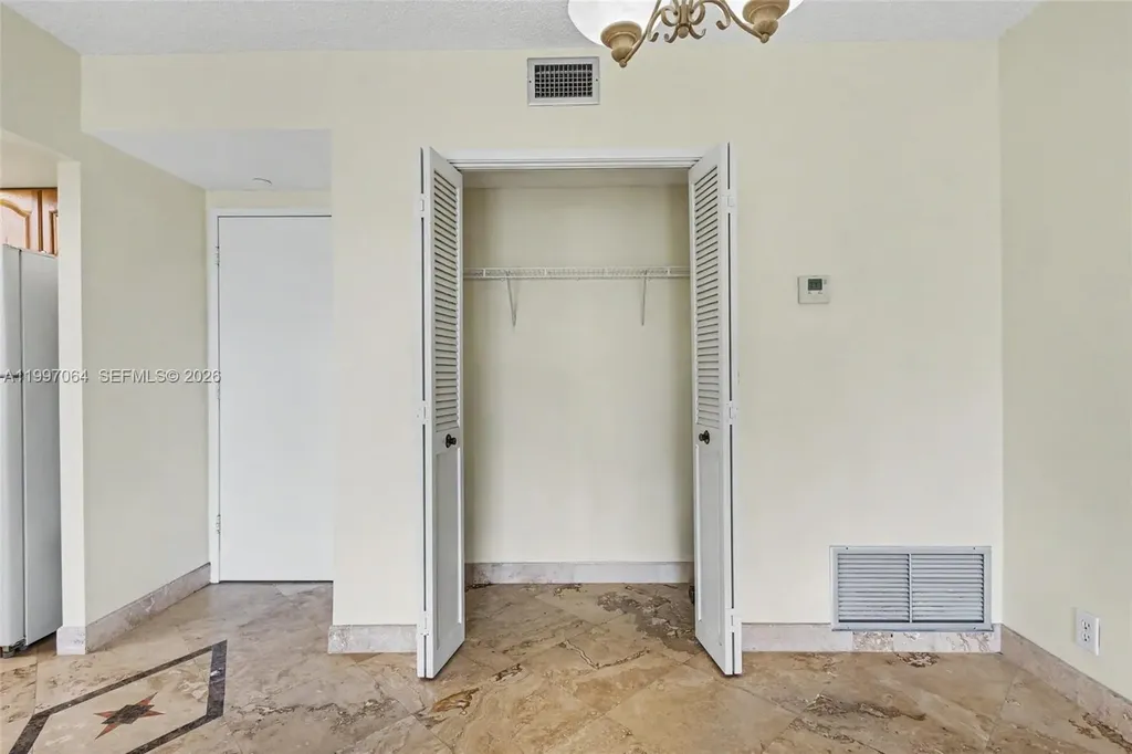 4200 Hillcrest Drive Hollywood FL 33021