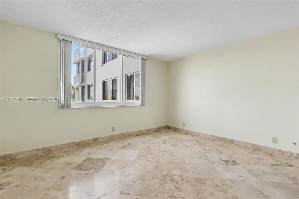 4200 Hillcrest Drive Hollywood FL 33021