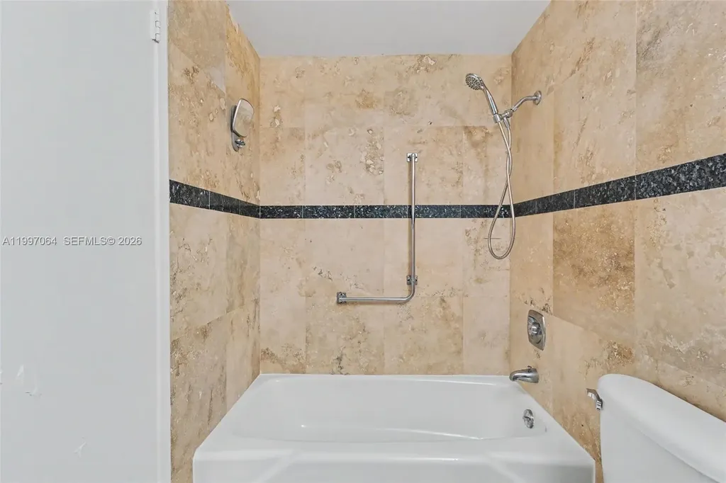 4200 Hillcrest Drive Hollywood FL 33021