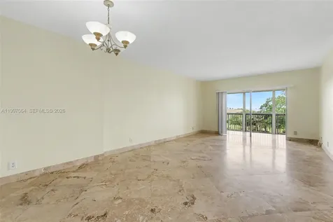 4200 Hillcrest Drive Hollywood FL 33021