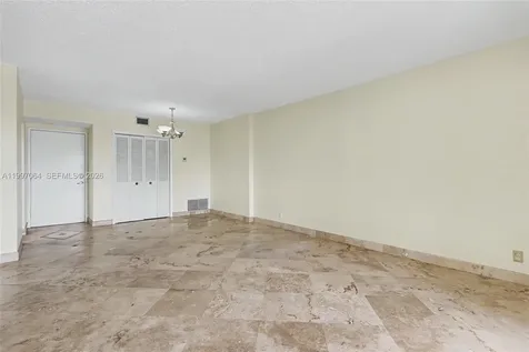 4200 Hillcrest Drive Hollywood FL 33021