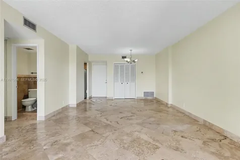 4200 Hillcrest Drive Hollywood FL 33021
