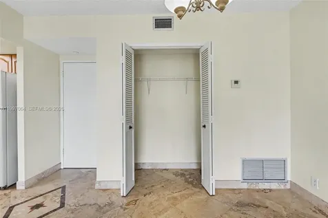 4200 Hillcrest Drive Hollywood FL 33021