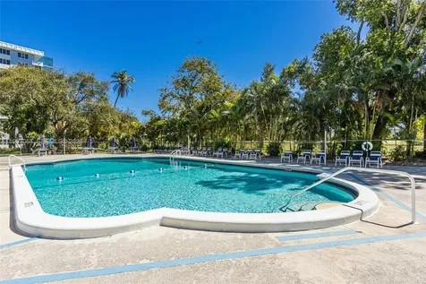 4200 Hillcrest Drive Hollywood FL 33021
