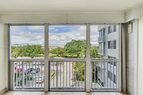 4200 Hillcrest Drive Hollywood FL 33021