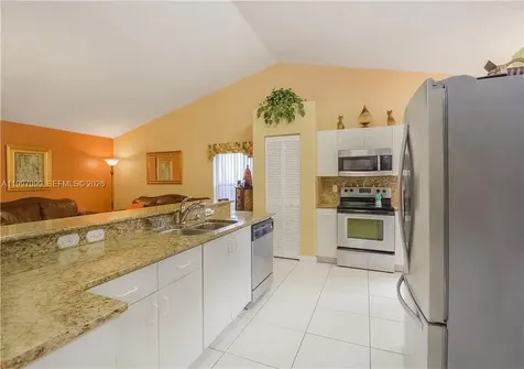 709 NW 177th Avenue Pembroke Pines FL 33029