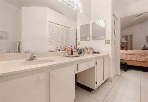 709 NW 177th Avenue Pembroke Pines FL 33029