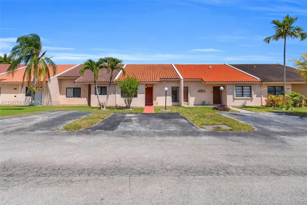 6323 SW 147th Place Circle Miami FL 33193