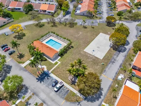 6323 SW 147th Place Circle Miami FL 33193