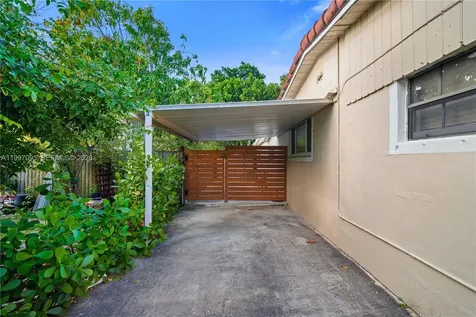 1181 NE 160th Street North Miami Beach FL 33162