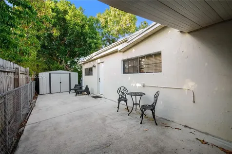 1181 NE 160th Street North Miami Beach FL 33162