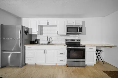 1181 NE 160th Street North Miami Beach FL 33162