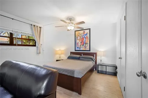 1181 NE 160th Street North Miami Beach FL 33162