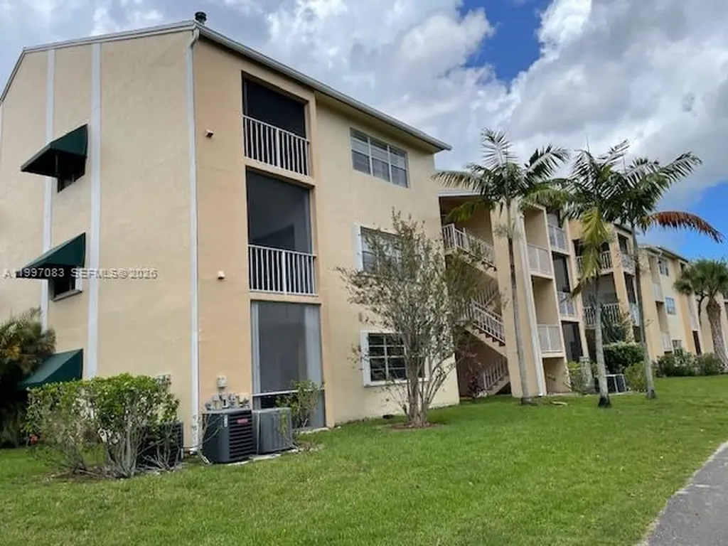 15275 SW 107th Lane Miami FL 33196